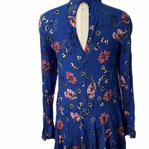 Lulus floral lace top long sleeve size- medium - Picture 5 of 8